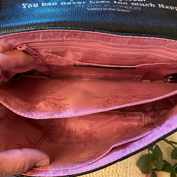 Crossbody - Picture 7 of 8